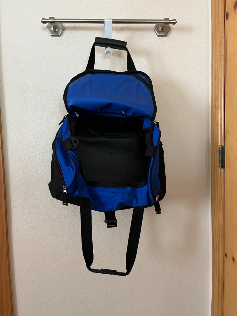 Ogio Gym Duffle - Picture 3 of 5